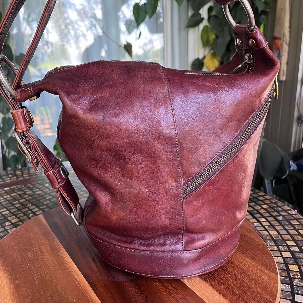 Marino Orlandi Authentic Vintage Italian Leather Bucket Sling Bag EUC